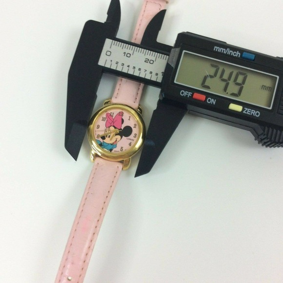 Lorus Disney Minnie Mouse Pink Watch - Picture 11 of 12